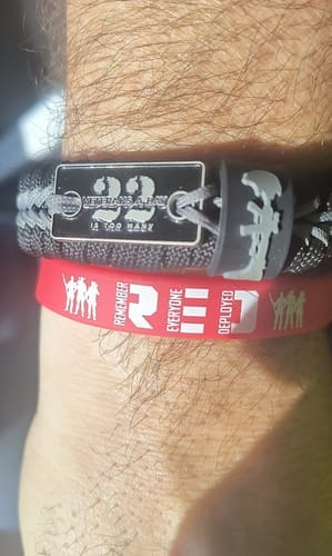 Customer photo review of 22 A Day Paracord Bracelet