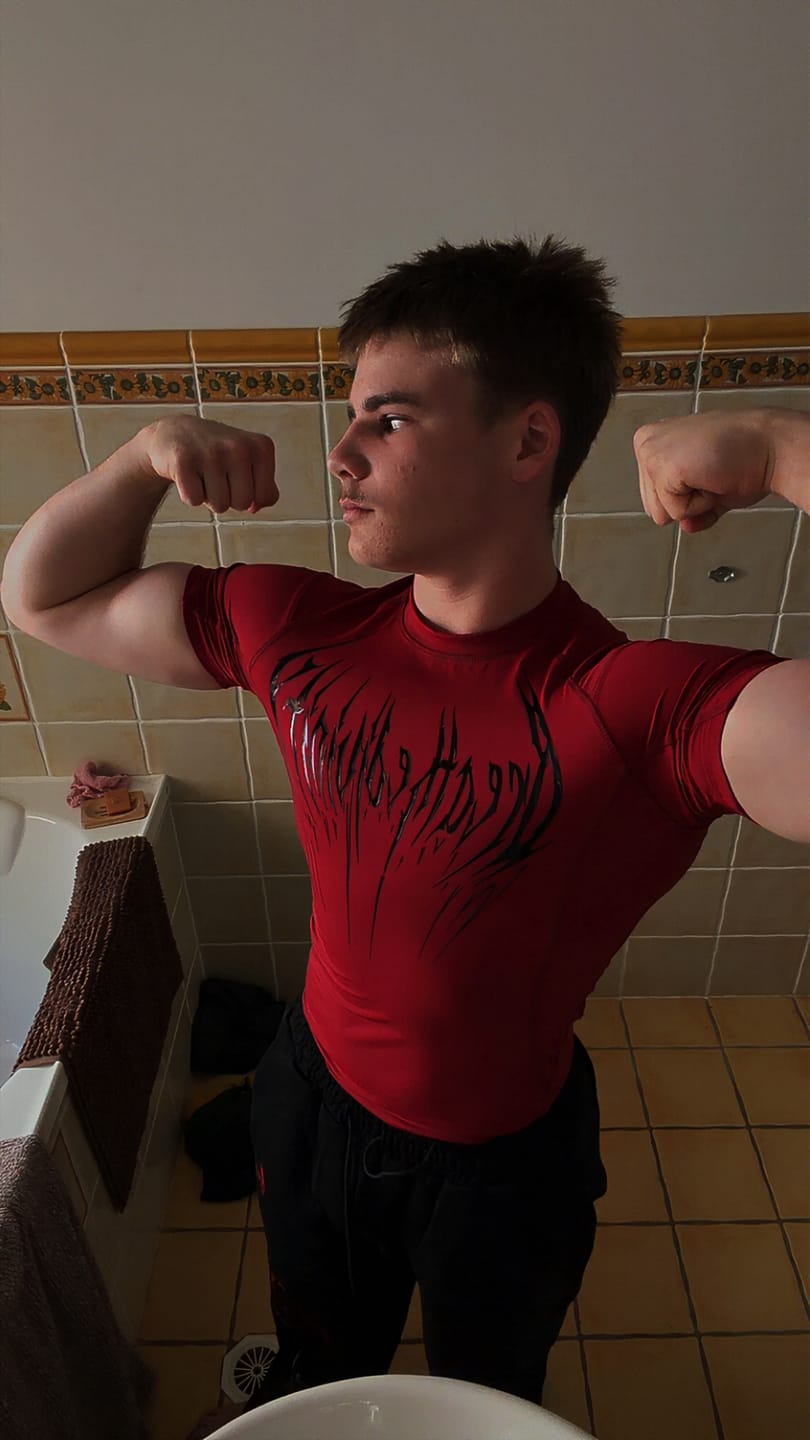 Customer photo review of Fallen Knight Uncuffed Banana Shape Sweatpants [NIGHTMARE]