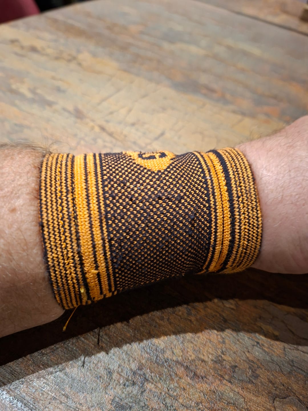 Customer photo review of Pair of Wrist Supports For Arthritic & Sports Pain Relief