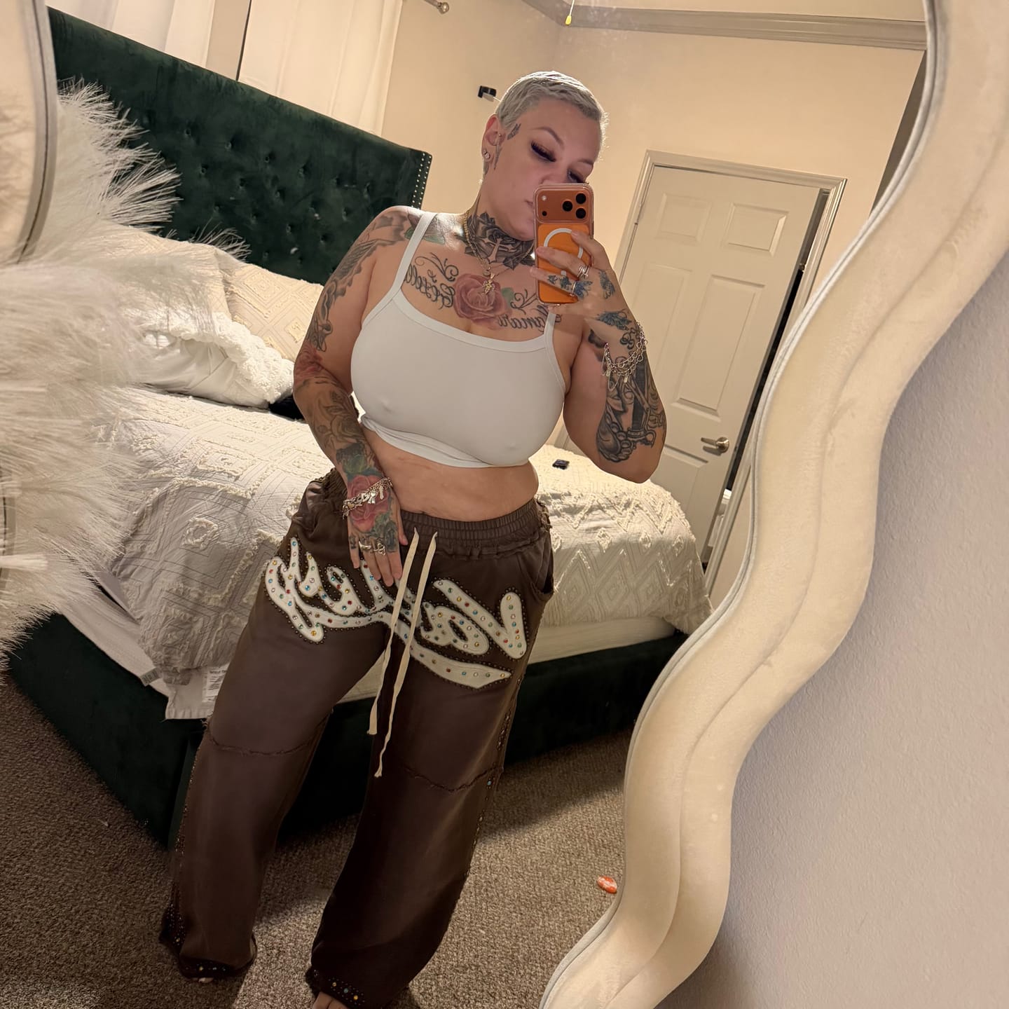 Customer photo review of Vale Forever Skittles Sweatpants Brown