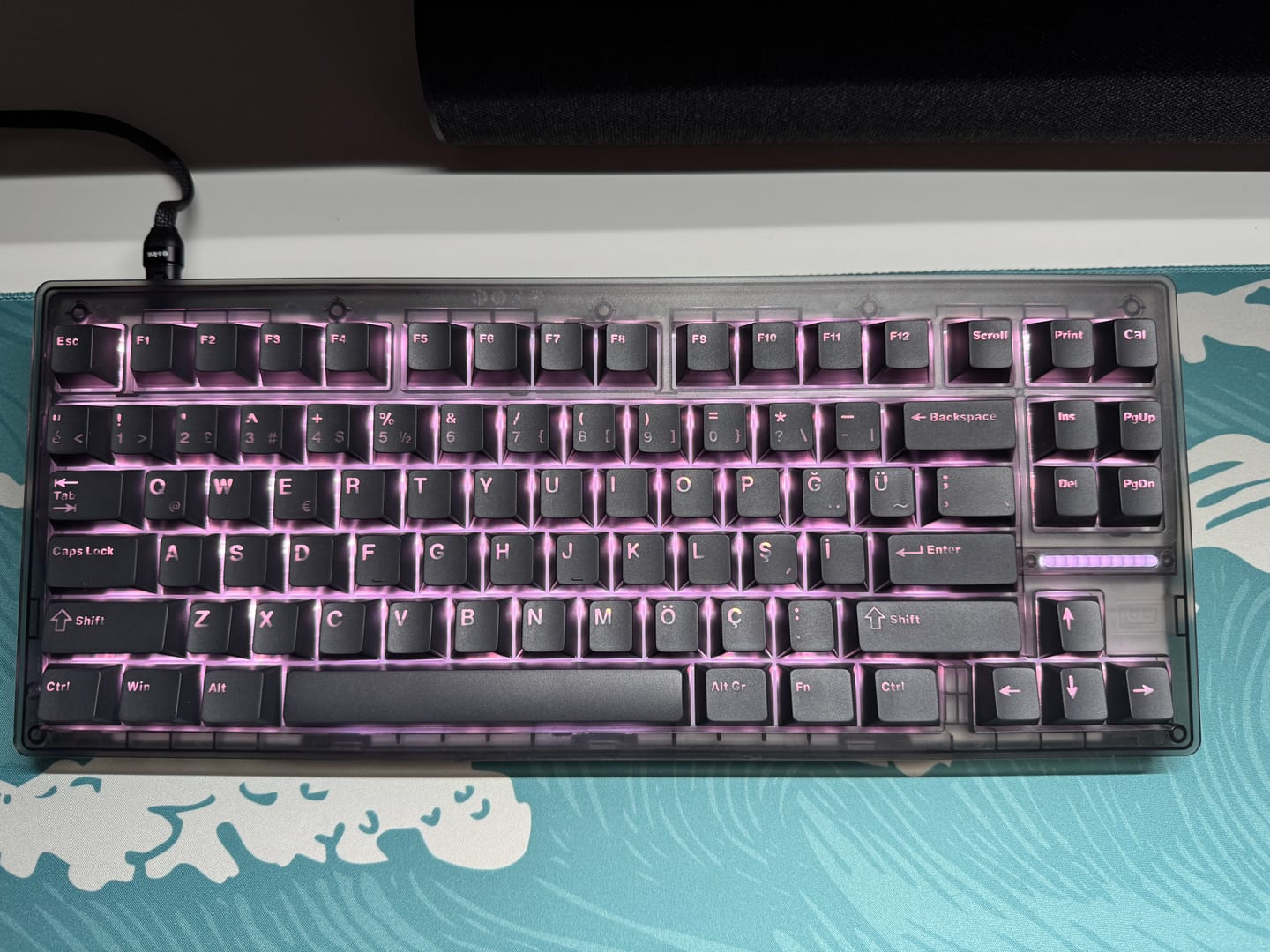 Customer photo review of Wraith Işık Geçirgen Çift Enjeksiyonlu PBT Türkçe Tuş Takımı