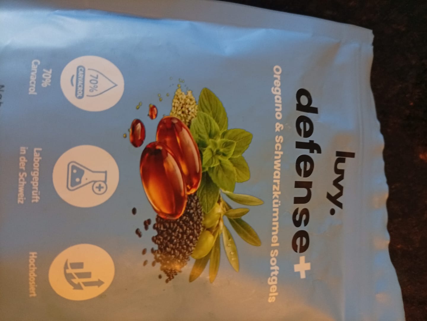 Customer photo review of DEFENSE+ 3-in-1 Darmkur | Oregano, Schwarzkümmel & Olivenblatt Softgels