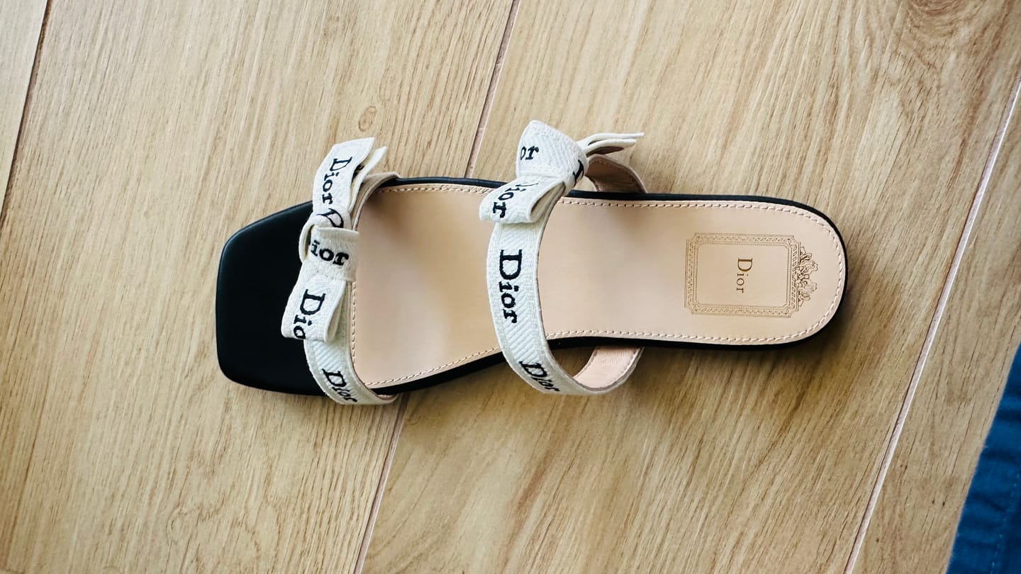 Customer photo review of Dior 2026 Oblique Flat Strappy Sandals Fabric Leather 919653