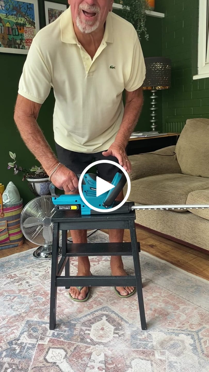 Customer video review of YOFIDRA 510mm Cordless Hedge Trimmer - Compatible with Makita 18V Batteries