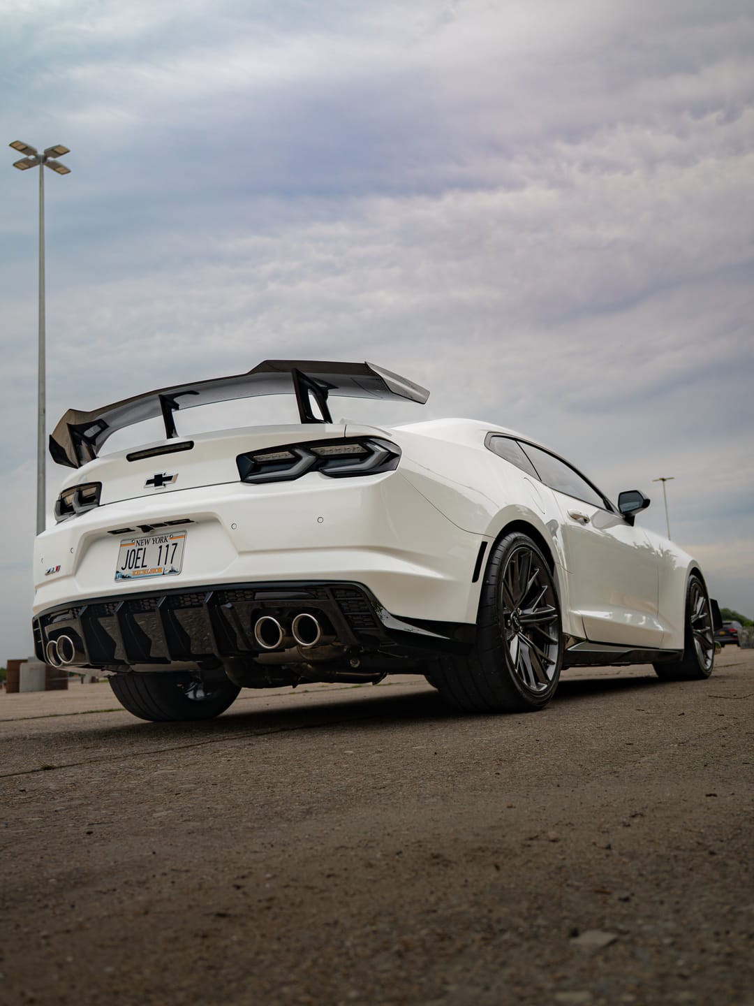 Customer photo review of 2016-2025 Chevy Camaro Evo Style Shark Fins Rear Diffuser Quad/Single Tips SS/RS/LT & ZL1 w/ Smoke Reflectors
