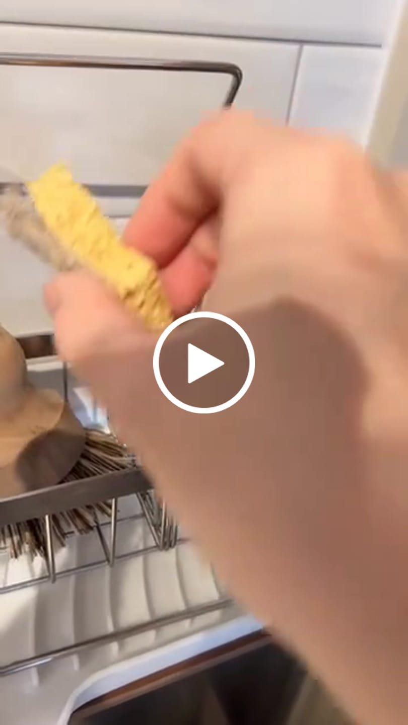 Customer video review of Plant Derived Sponges