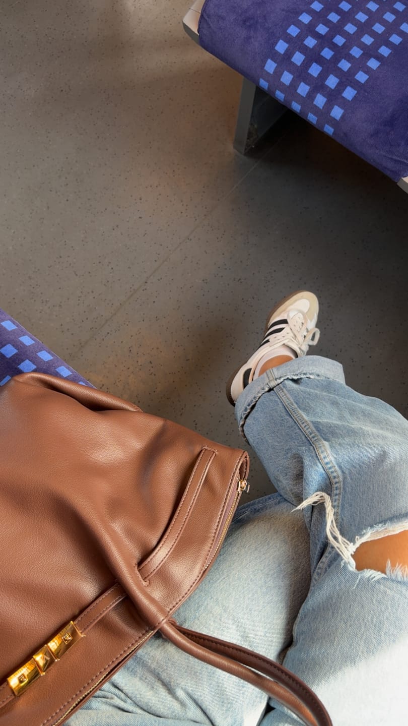 Customer photo review of EMI - DARK BROWN