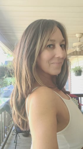 Customer photo review of JBEXTENSION 22 Inches Mocha Copper Wig WILLOW MOCHA COPPER