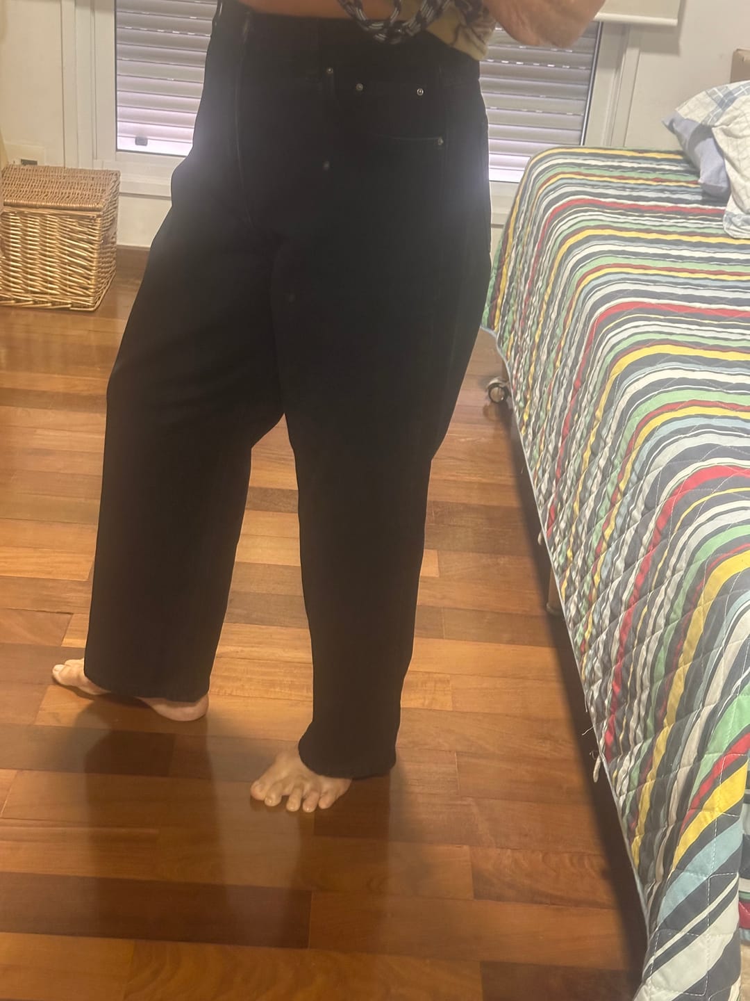 Customer photo review of Calça Jeans Reta Araçá Preta