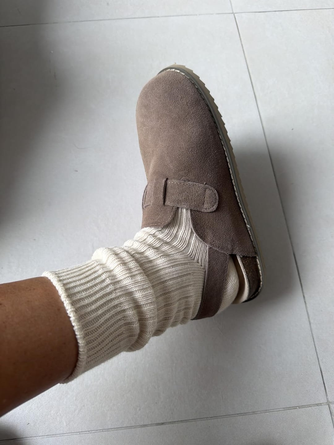 Customer photo review of Amber™ | Sabots Artisanaux en Daim Précieux