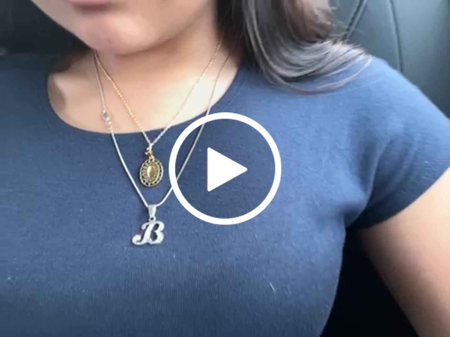 Customer video review of Collar Virgen