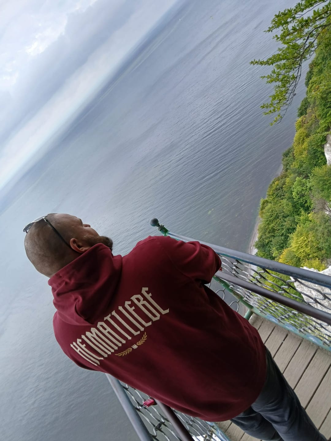 Customer photo review of Heimatliebe Statement - Hoodie - Burgundy