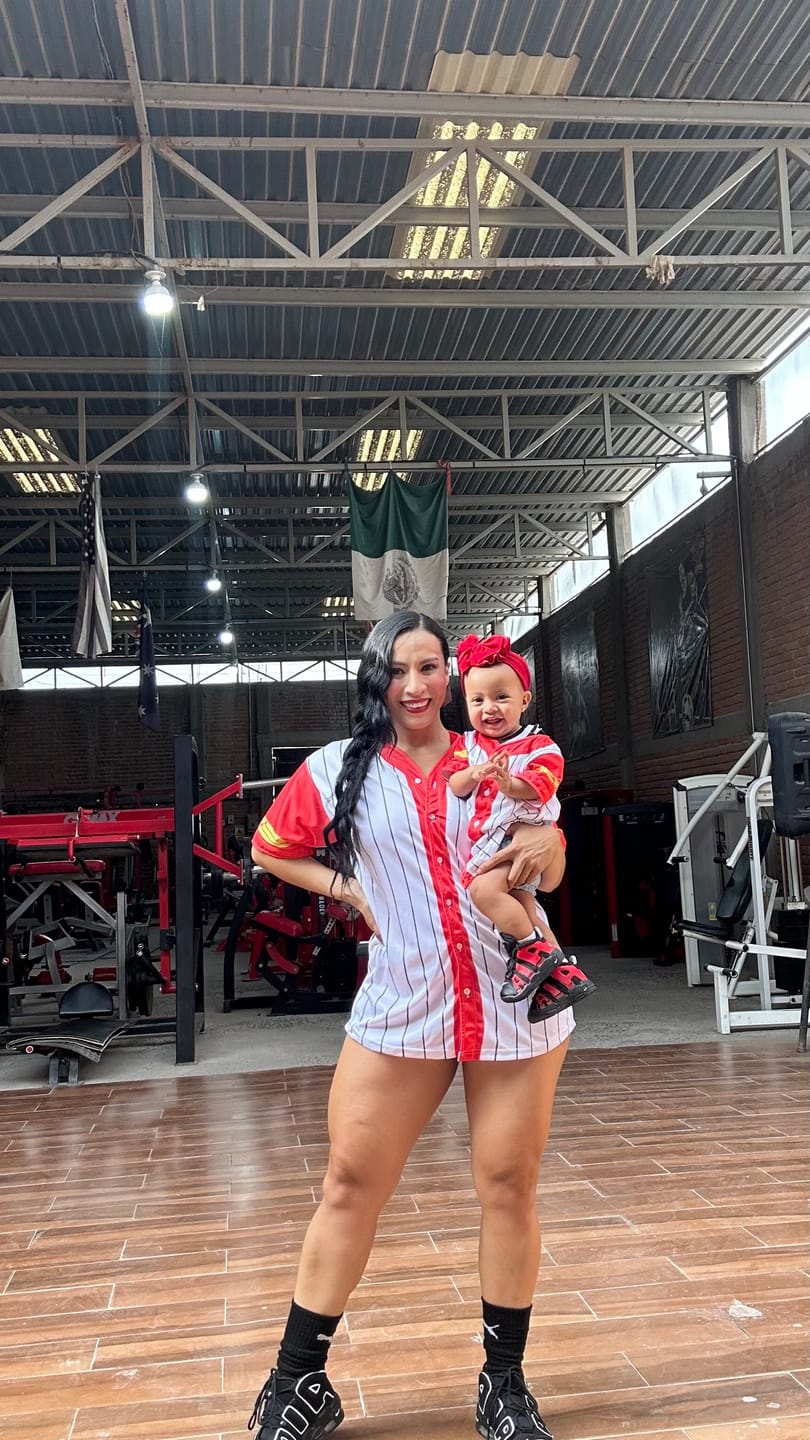 Customer photo review of Beisbolera Wonder Woman