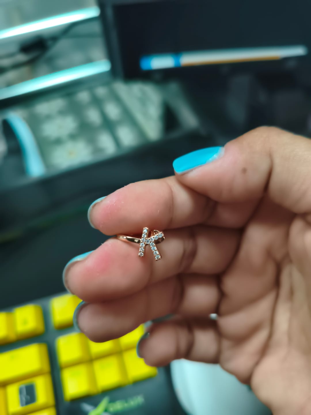 Customer photo review of Earcuff Inicial