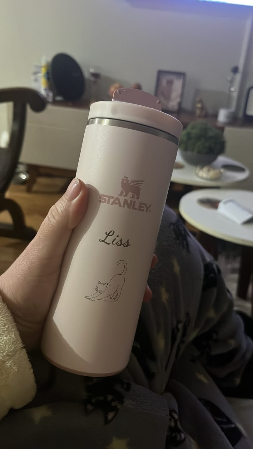 Customer photo review of Botella Térmica Flip Top Mug Rose Quartz | 354 ml