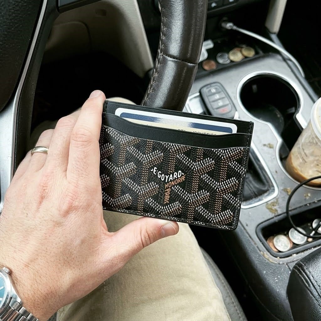 Customer photo review of Élan Slim Wallet