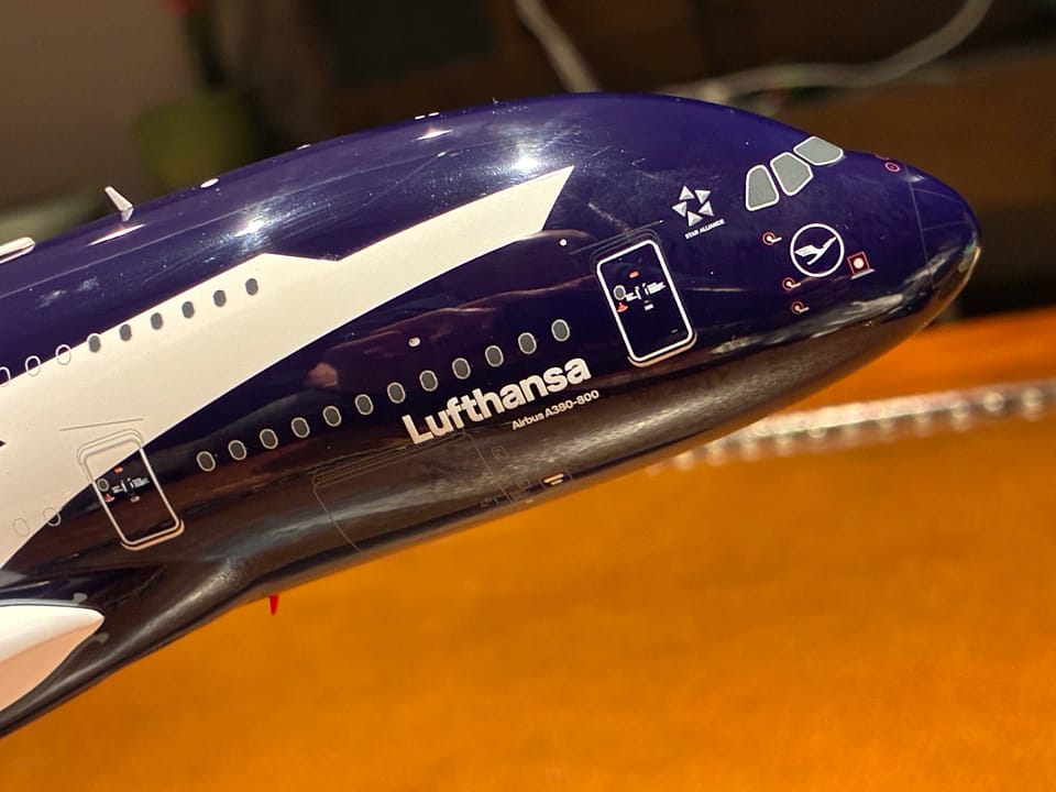 Customer photo review of Lufthansa A380 "100th Anniversary" D-AIMH – Scale 1:200 Diecast Model – SQ wings L2350