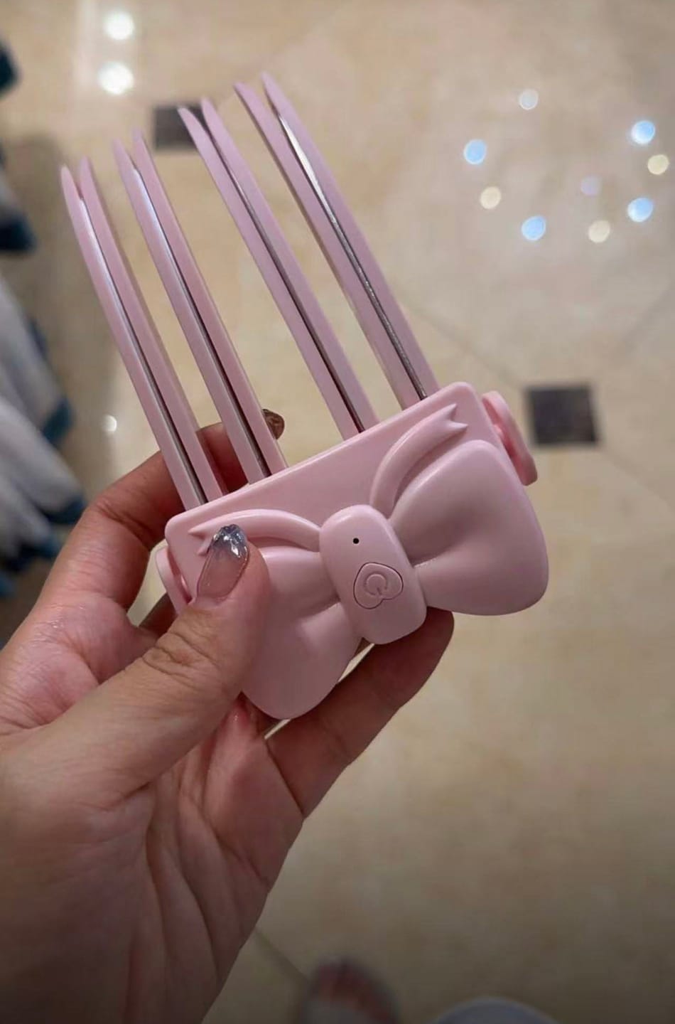 Customer photo review of Revimus Heated Root Volumizer Clip