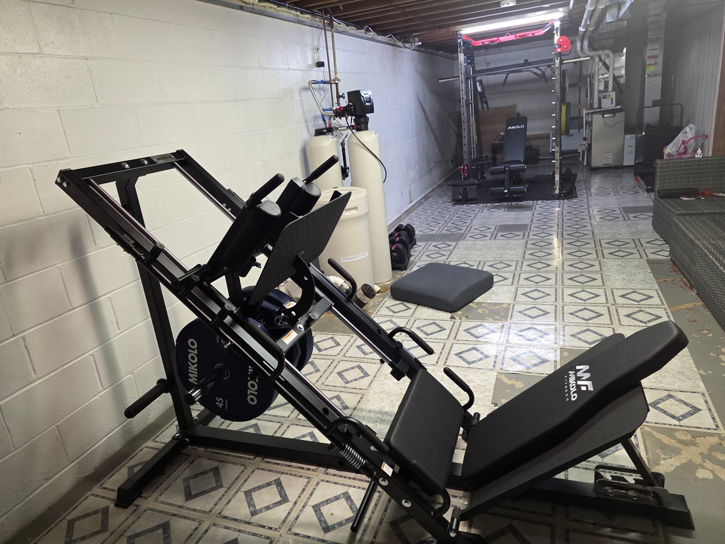 Customer photo review of 2-in-1 Leg Press Hack Squat Machine Combo DD10