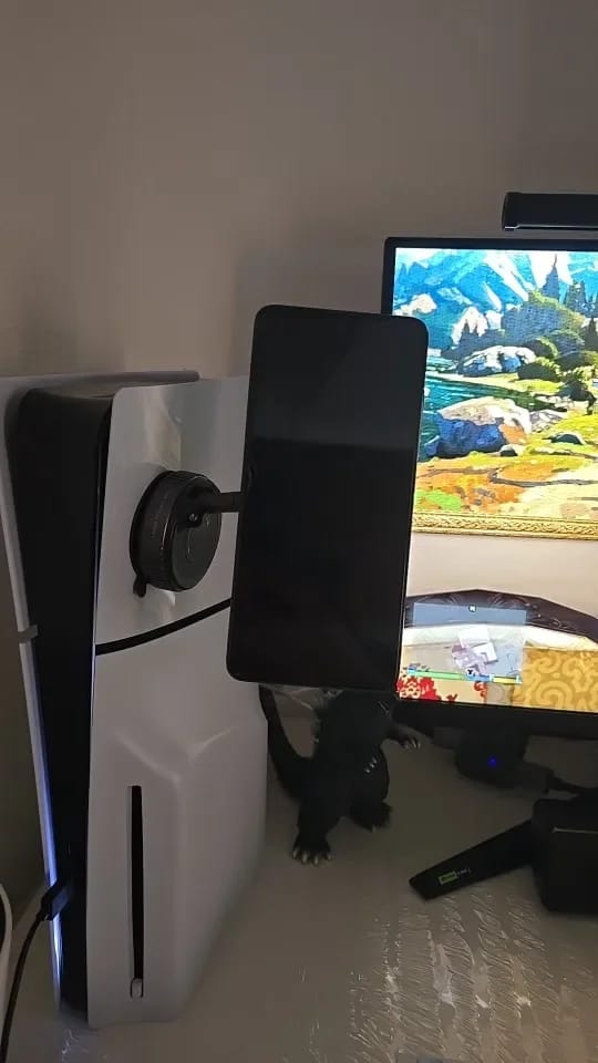 Customer photo review of Magnetic Phone Holder Foldable Design 360°