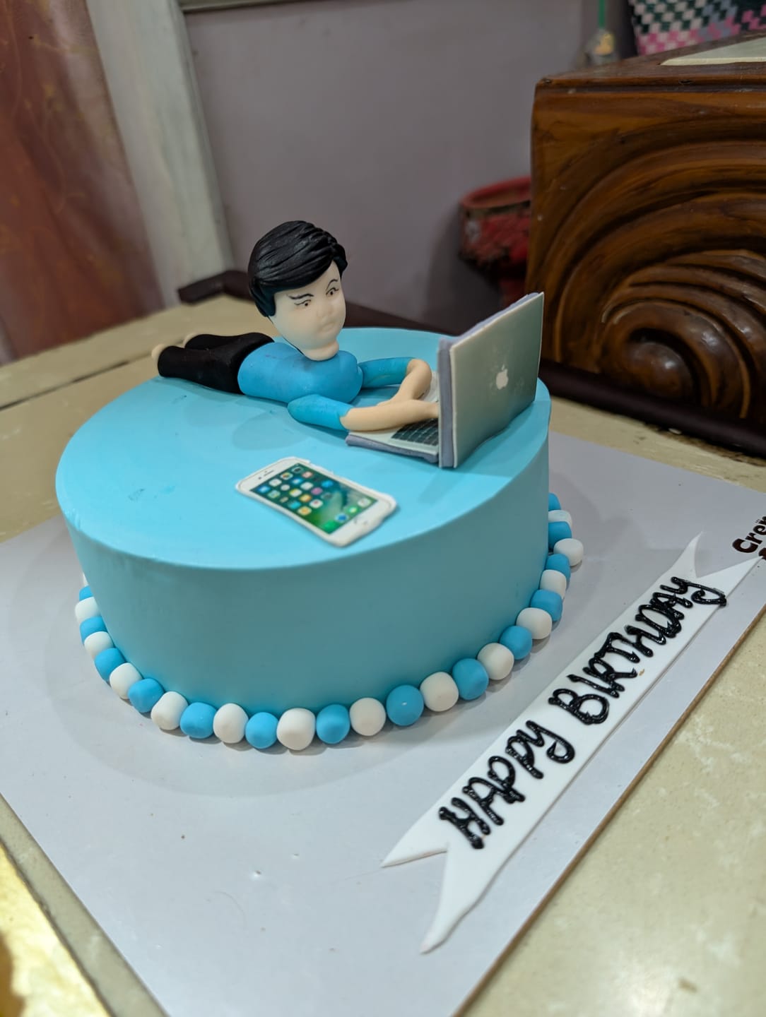 Customer photo review of Cake for a workaholic