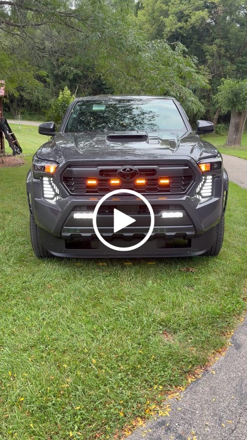 Customer video review of Front Fang Fog Light Kit with Dual-Color DRL for 2024+ Toyota Tacoma (4th Gen)