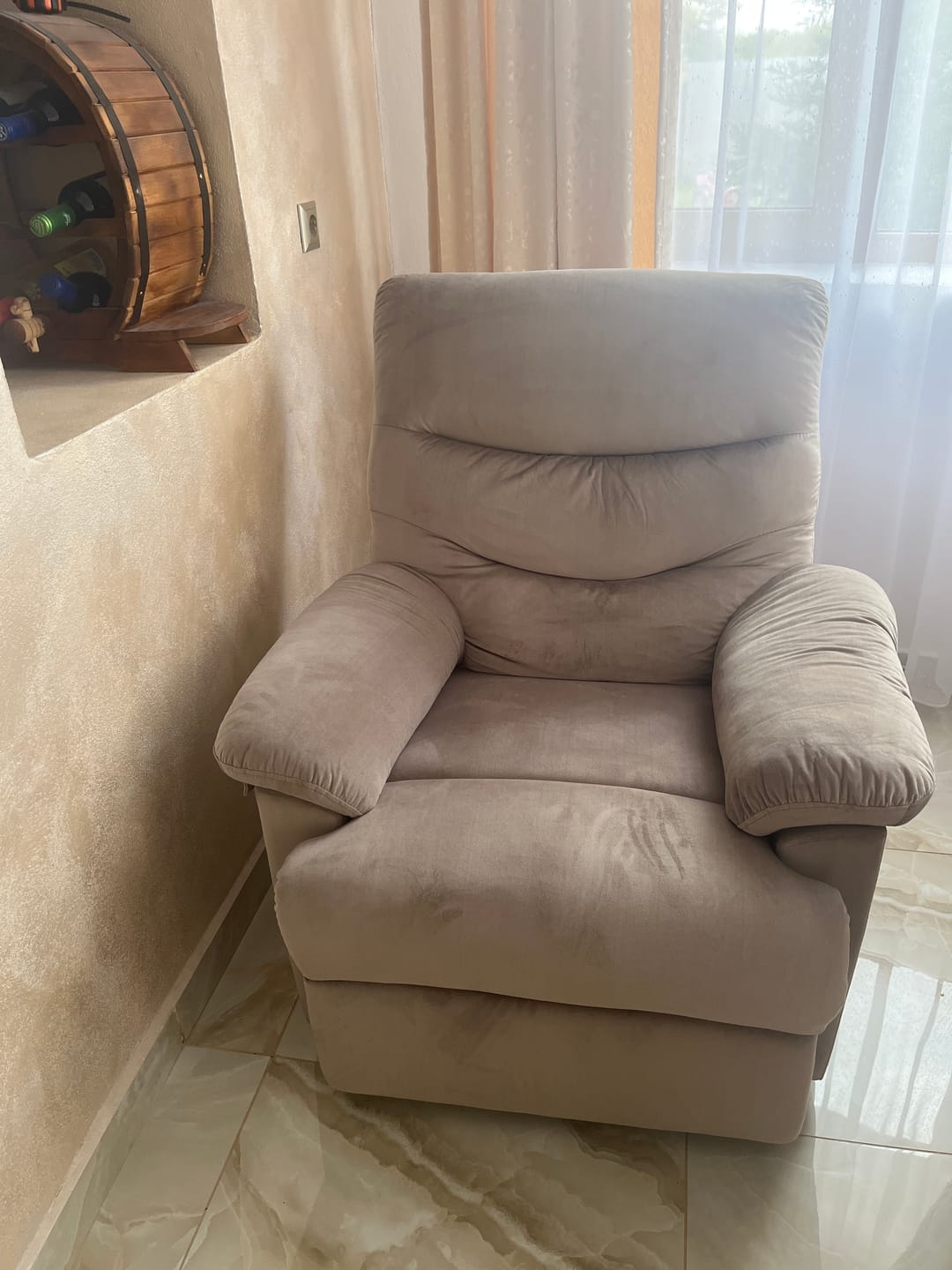 Customer photo review of Fotoliu cu recliner DRAGER, bej/negru, stofa catifelata/metal, 88x90/160x105 cm