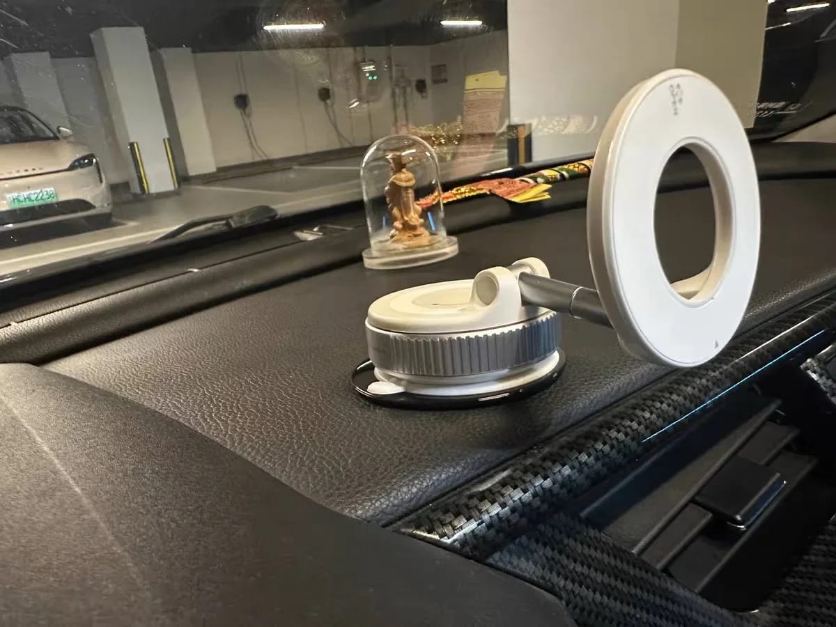 Customer photo review of Magnetic Phone Holder Foldable Design 360°