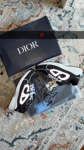 Customer photo review of "B30" Sneaker