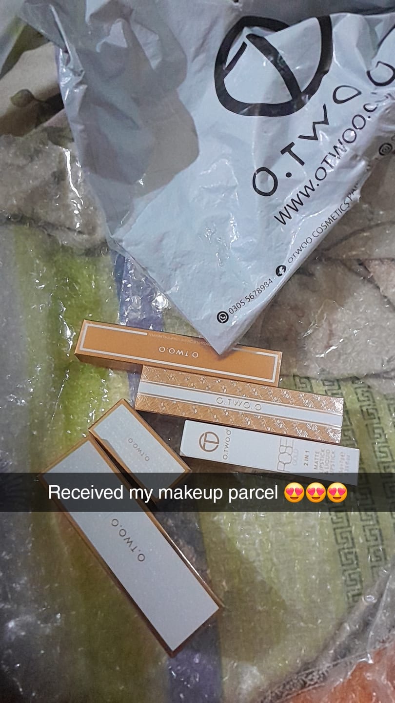 Customer photo review of O.TWO.O OIL FREE SOFT MIST LOCKING FOUNDATION