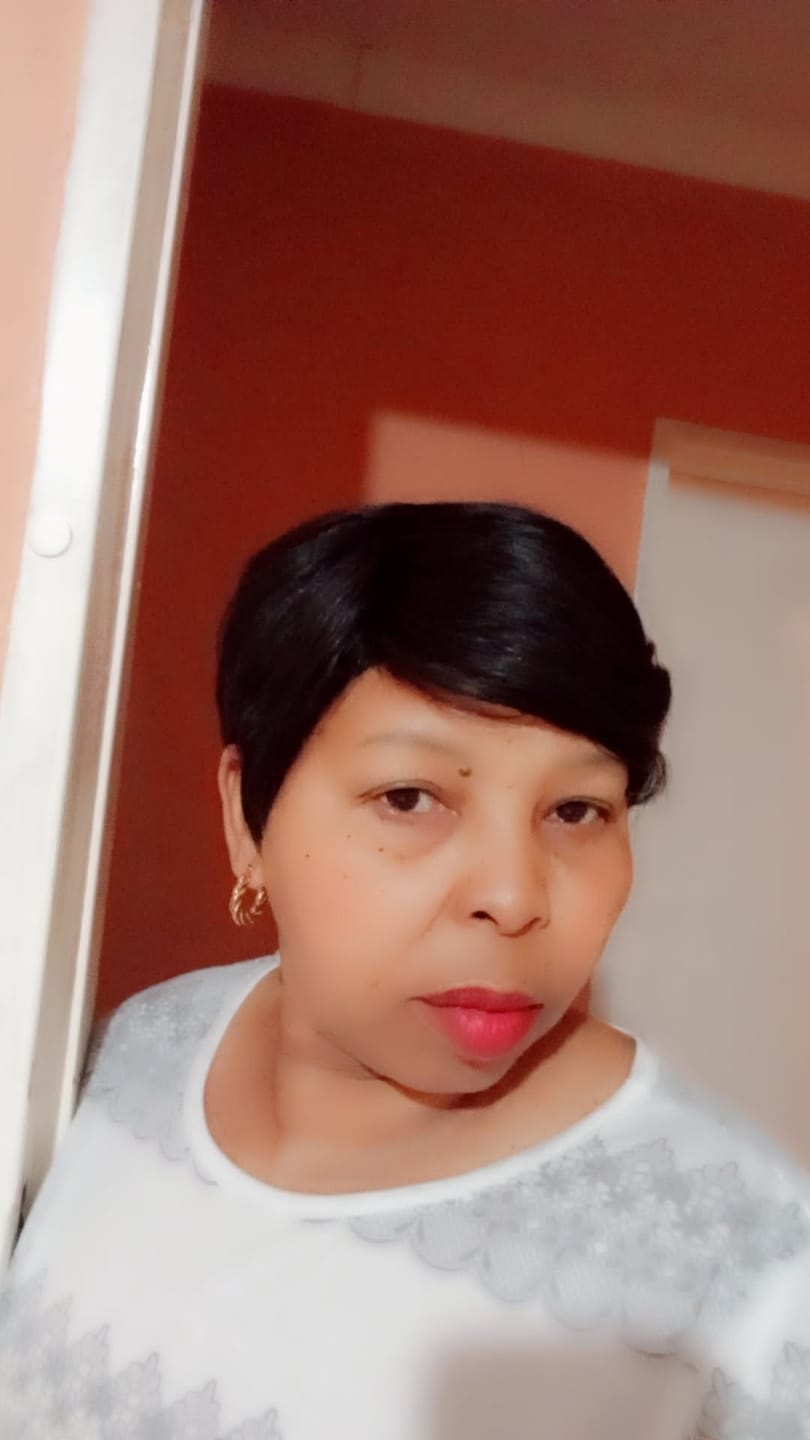 Customer photo review of Brazilian Pixie Wig - Straight