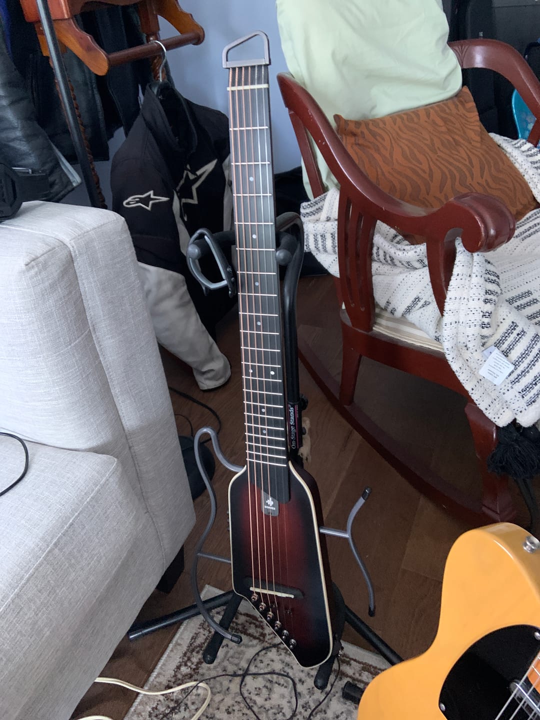 Customer photo review of Donner HUSH I EVO2 Acoustic-Electric Travel Guitar
