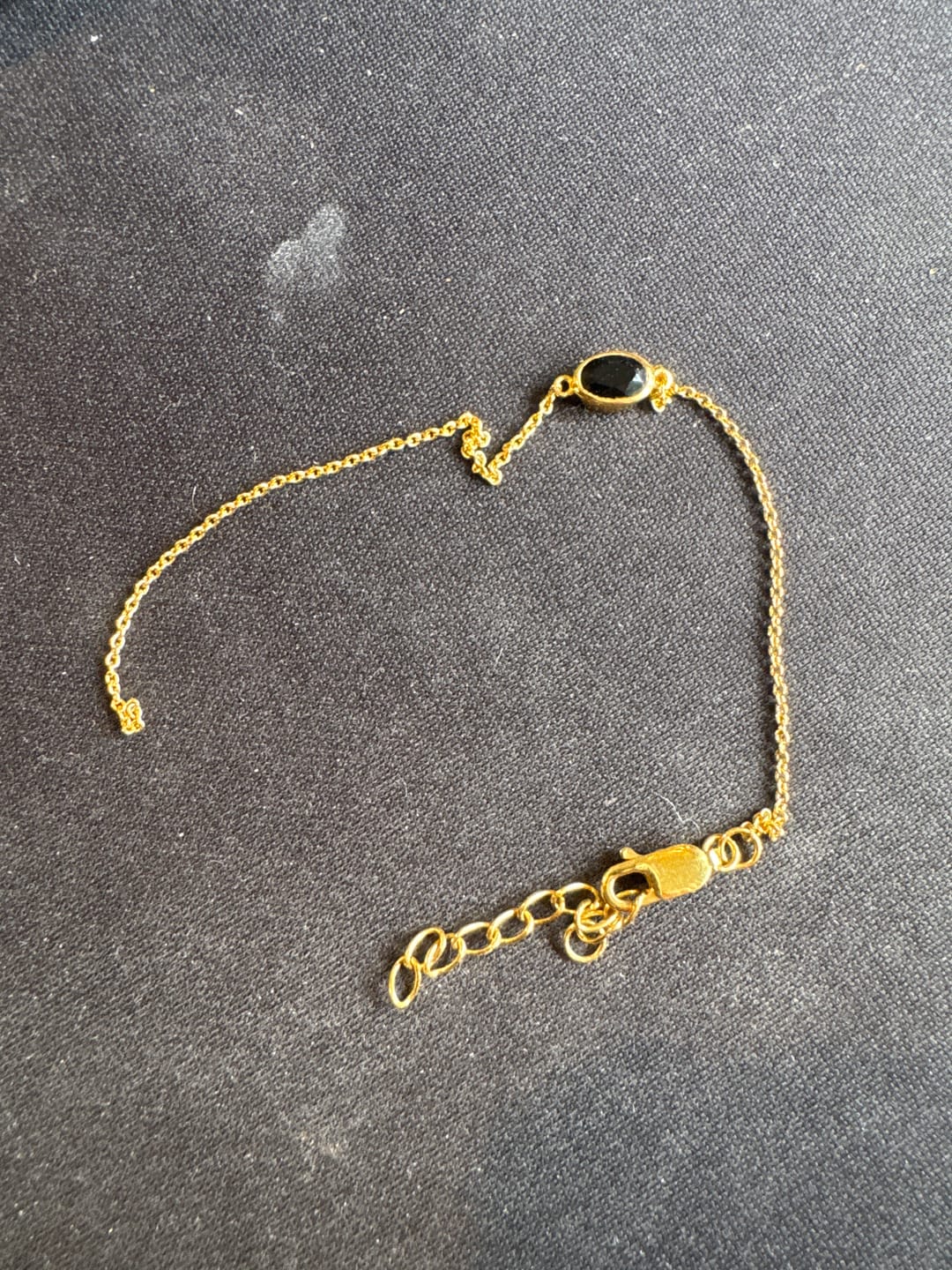 Customer photo review of Armband Juli Svart Onyx Guld