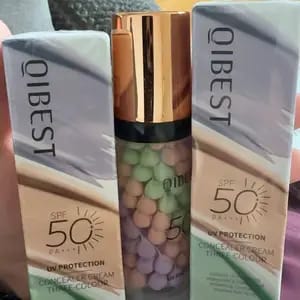 Customer photo review of Crema Protettiva Colorata SPF 50 Idratante Opacizzante Waterproof