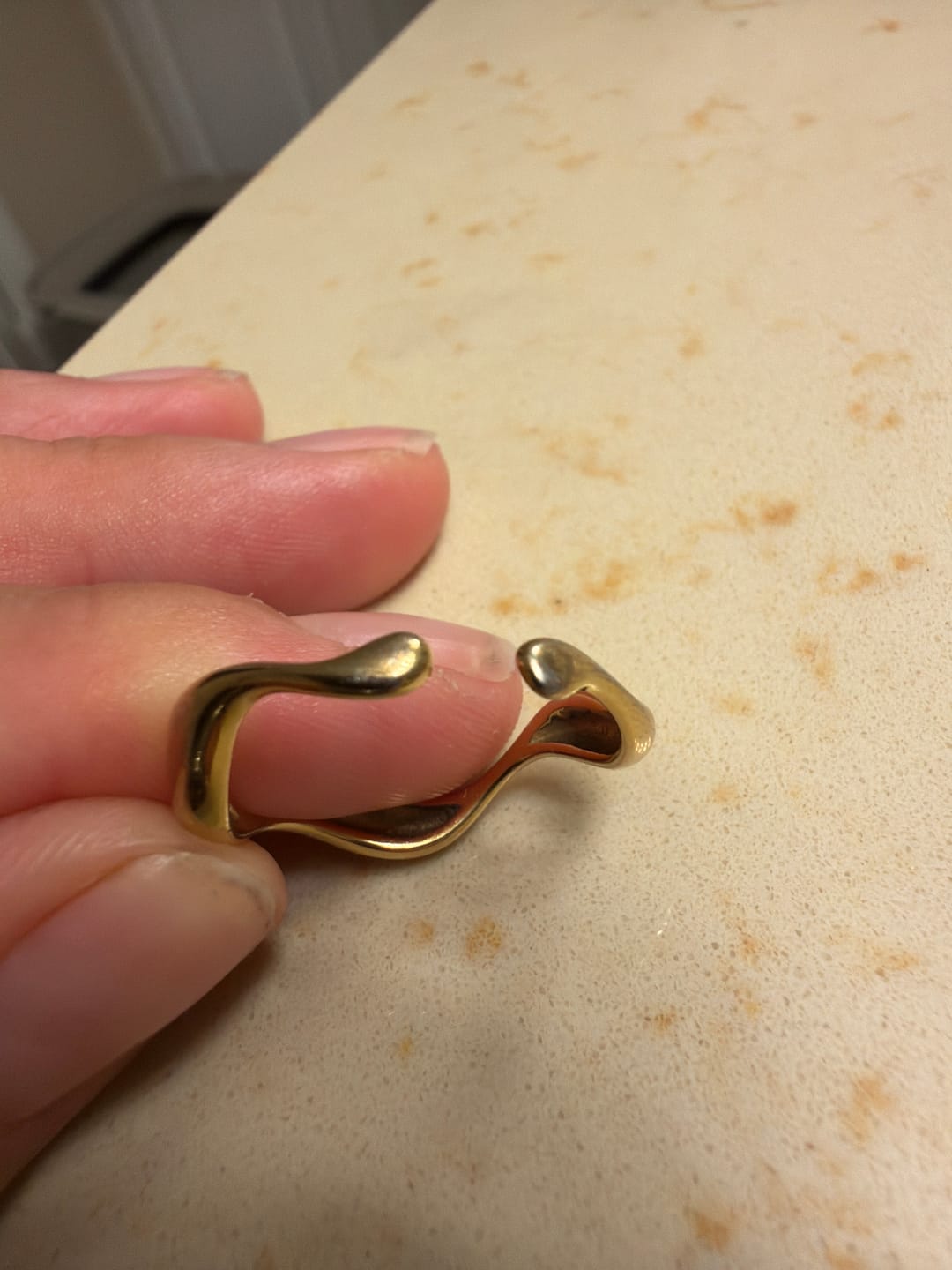 Customer photo review of 18K Gold Wave Ring