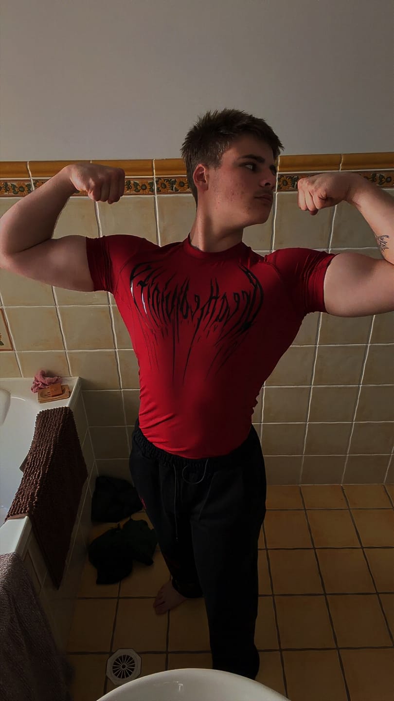 Customer photo review of Void Tech™ Venom Texture Compression [CRIMSON RED]
