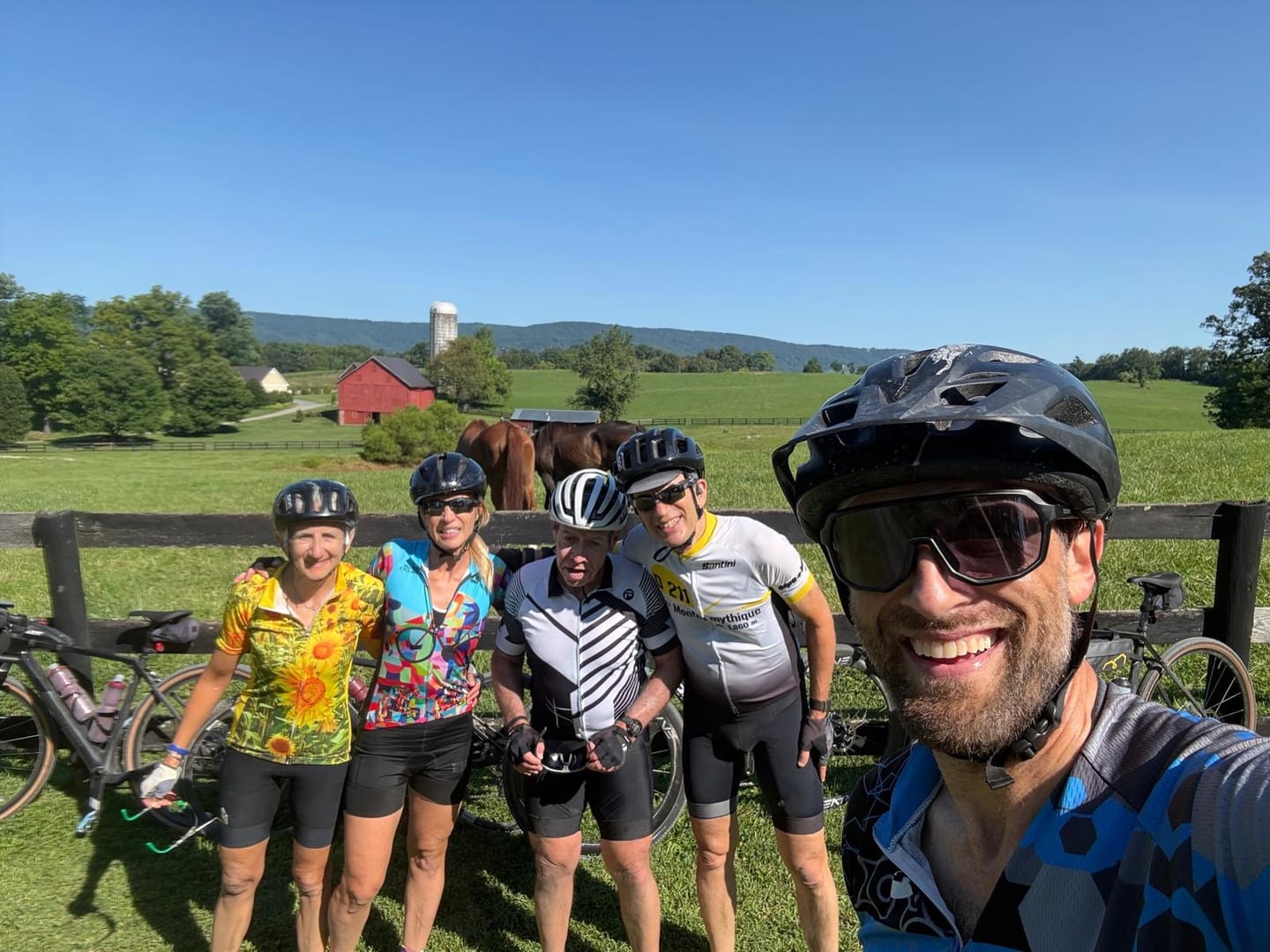 Customer photo review of Infinite Motion | Men's Short Sleeve Cycling Jersey