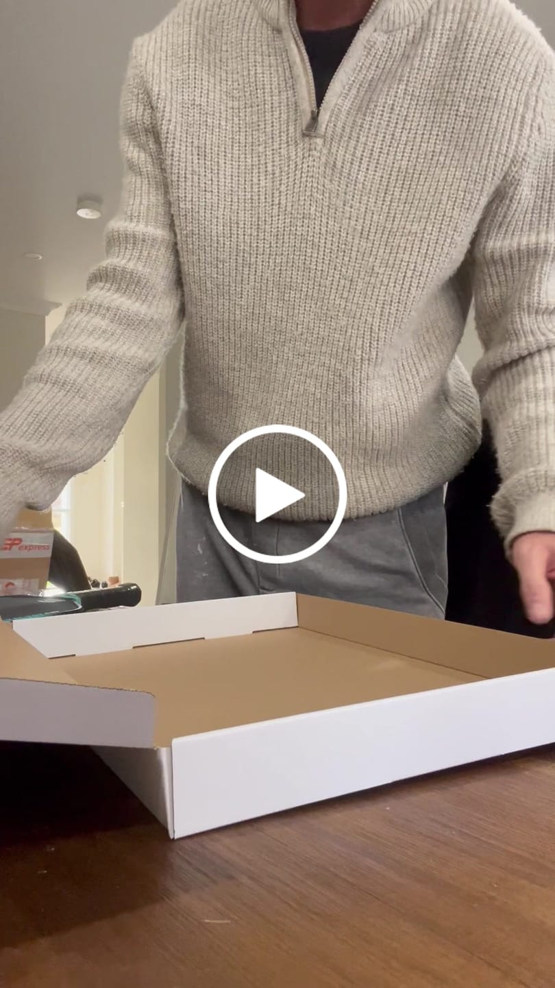 Customer video review of 440 x 320 x 40mm A3 White Tuck Front Mailing Box B212