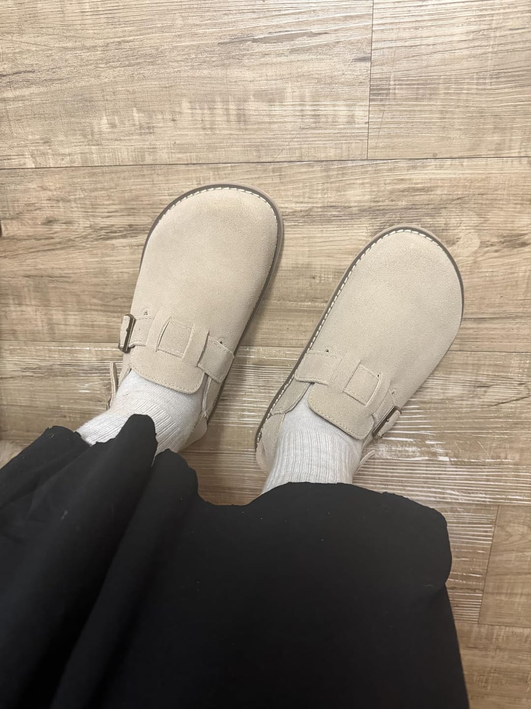 Customer photo review of Amber™ | Sabots Artisanaux en Daim Précieux