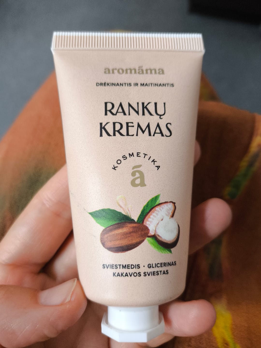 Customer photo review of Karamelizuotų migdolų aromato rankų kremas