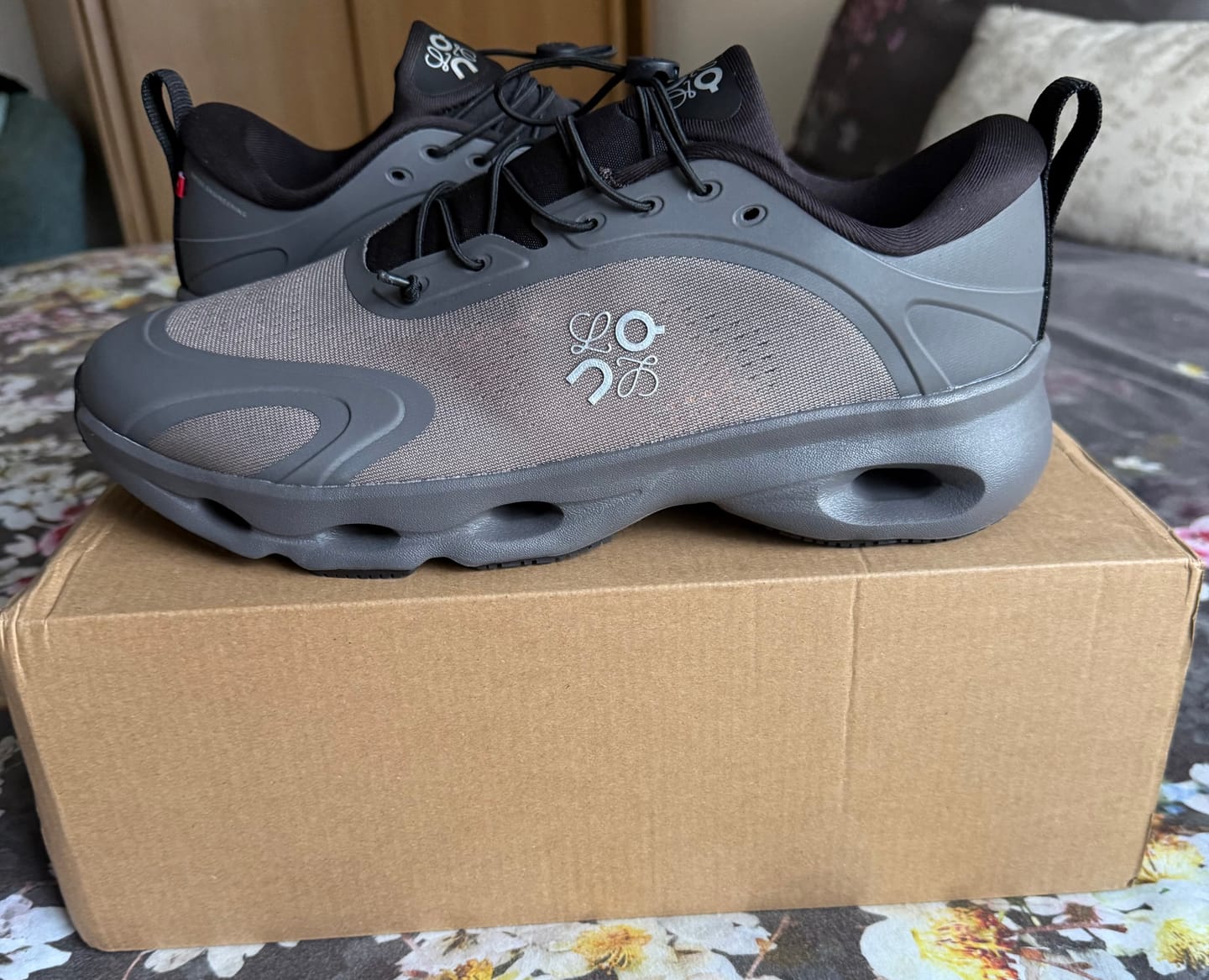 Customer photo review of LOEWE × ON Cloudsolo 'Grey Black'