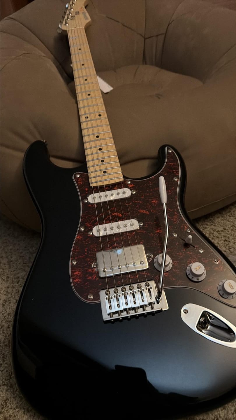 Customer photo review of Donner DST-152 HSS with Coil Split Electric Guitar Kit