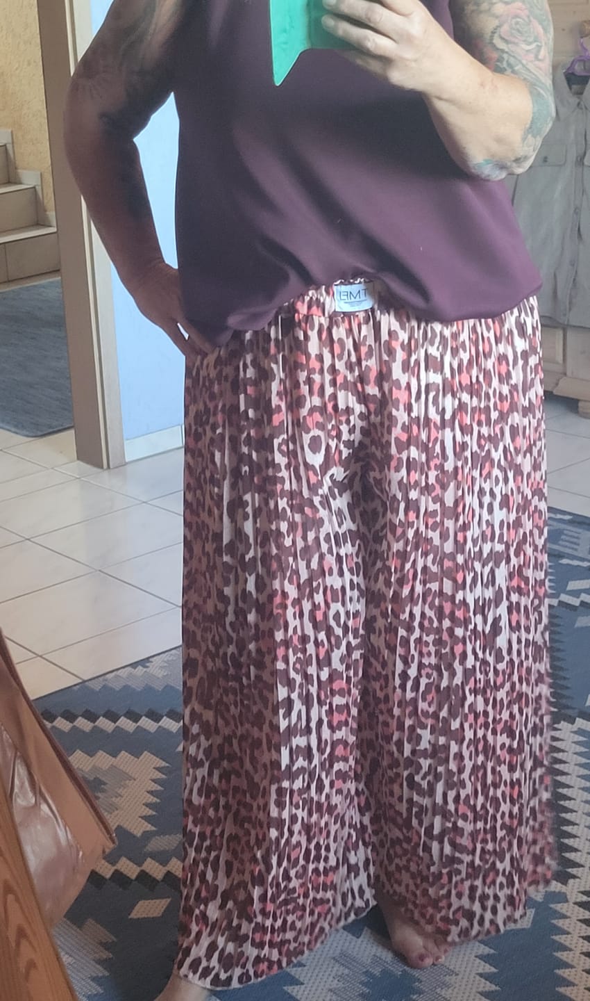 Customer photo review of Signature Plisseehose creme LEO POWER bordeaux/pink