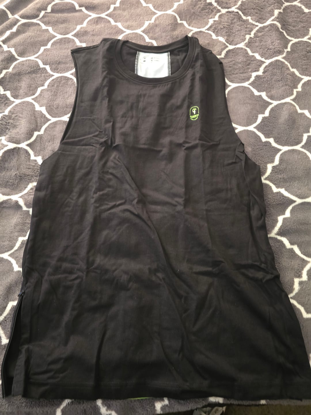 Customer photo review of Active Sleeveless - Splatter - Lime 5"