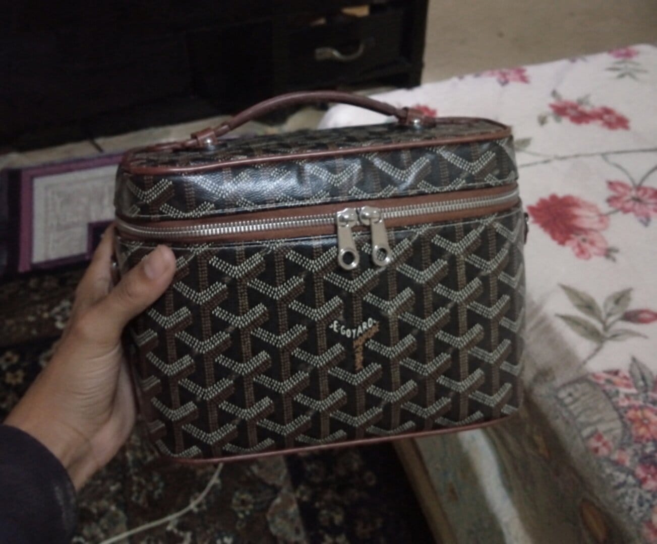 Customer photo review of Elegant Vanity Crossbody