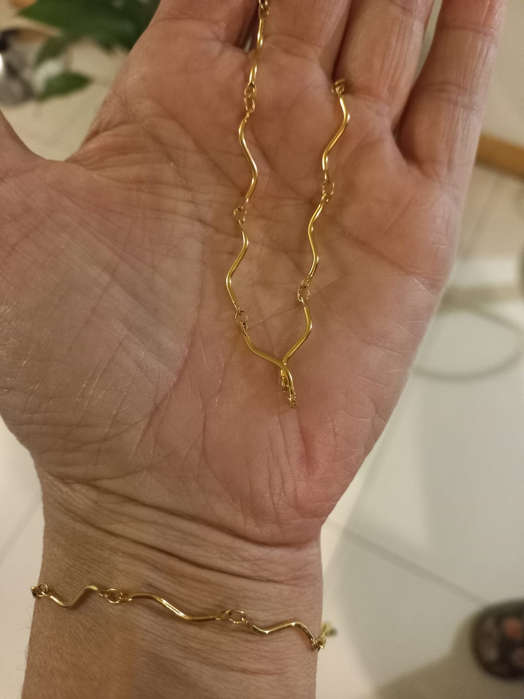 Customer photo review of Pulsera Onda de Oro - Enchape de Oro 18k