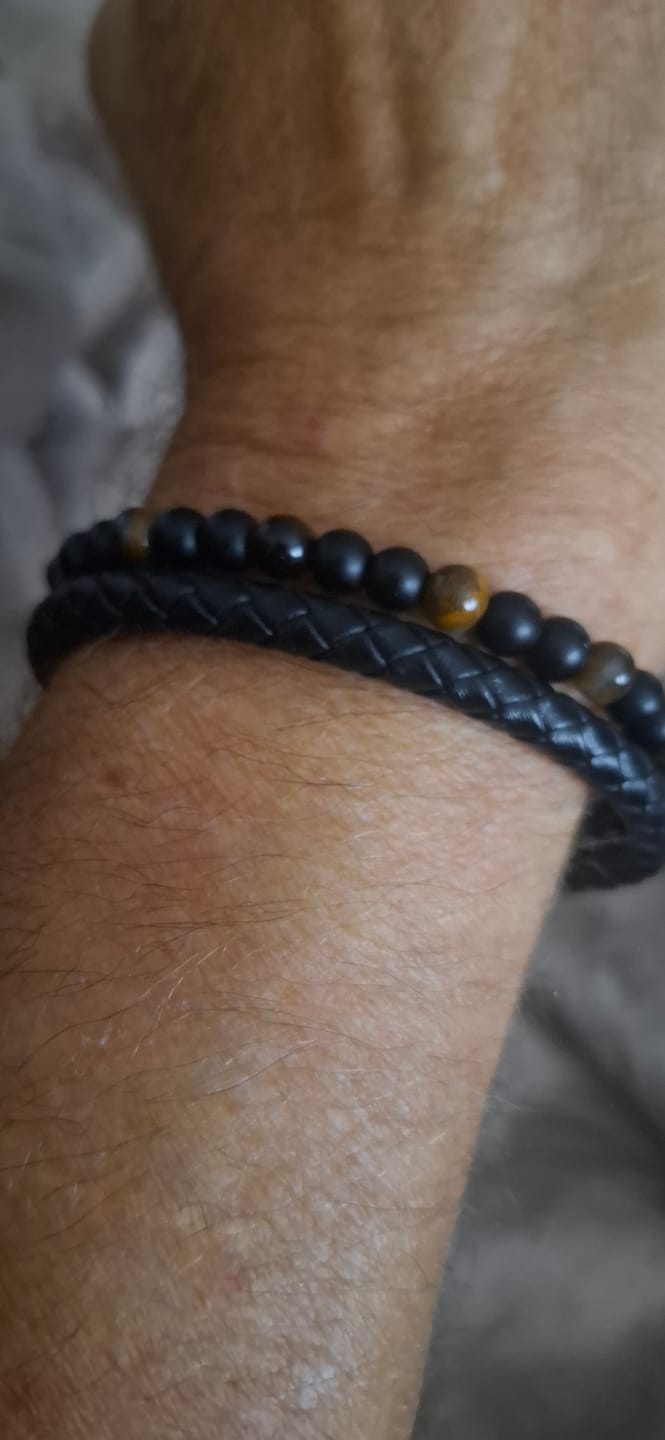 Customer photo review of Schild des Sohnes – Tigeraugen-Armband