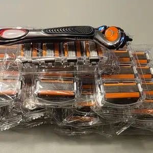 Customer photo review of Rasatura Ergonomica con Testina Rotante Lama Affilata Antiscivolo