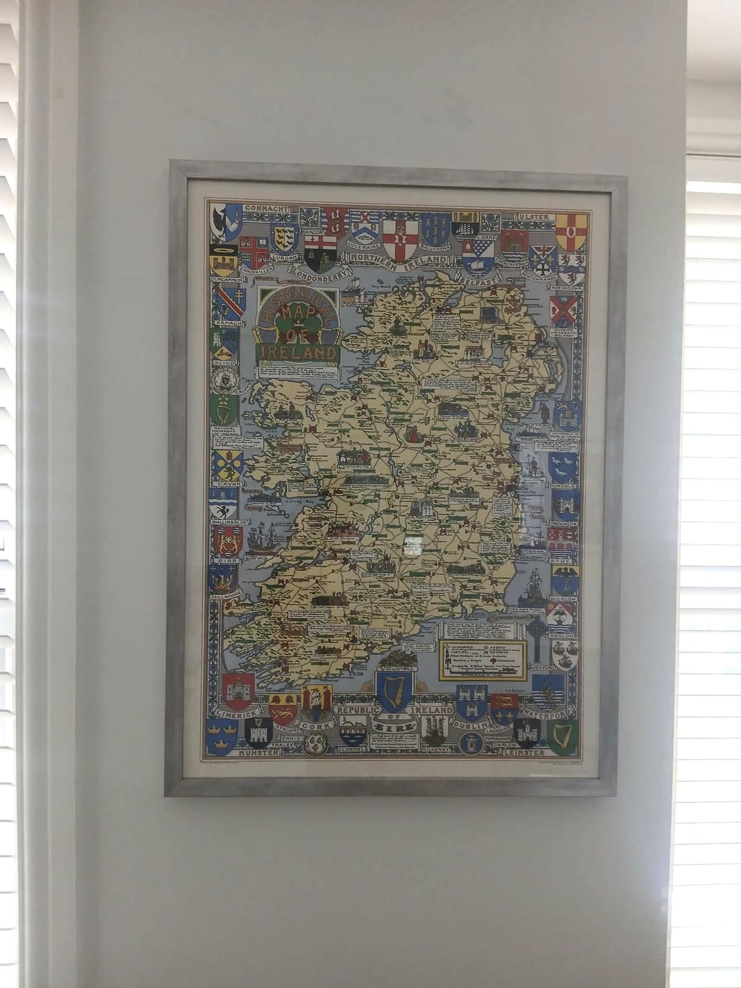 Customer photo review of Old Pictorial Map of Ireland by Bullock, 1955: Historic Battles, Family Names, Coats of Arms