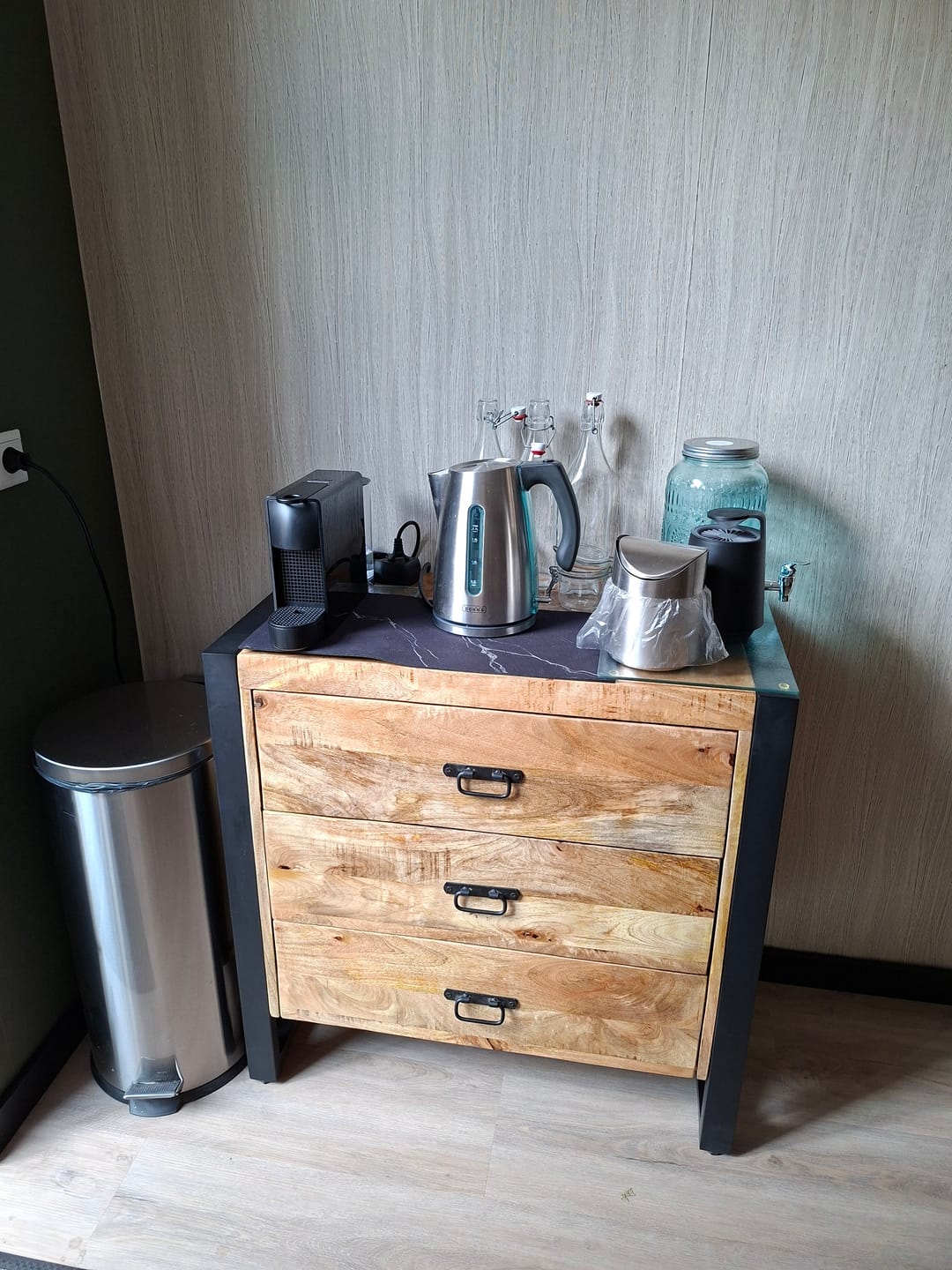 Customer photo review of Ladekast Mangohout Britt  | Mangohout en Staal | 80x40x80cm